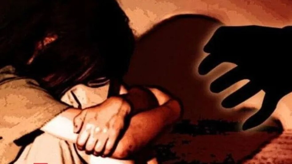 हरियाणा के जींद में दुष्कर्म के बाद गर्भवती हुई नाबालिग लड़की, गर्भपात के बाद बिगड़ी हालत हरियाणा के जींद में दुष्कर्म के बाद गर्भवती हुई नाबालिग लड़की, गर्भपात के बाद बिगड़ी हालत