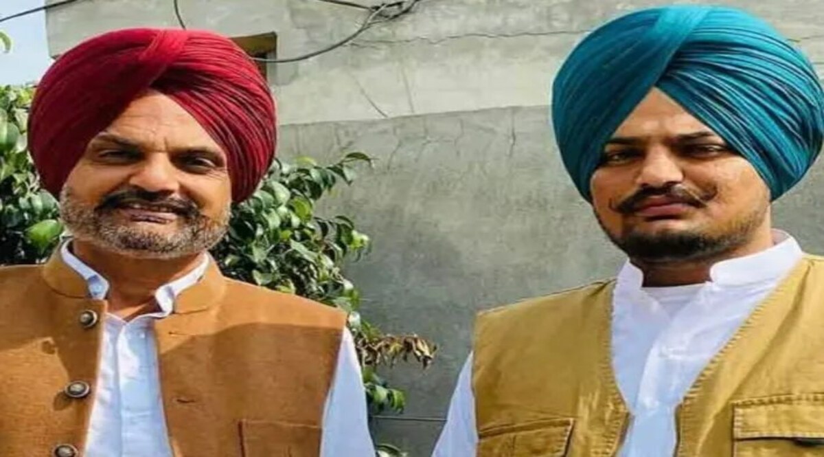 मूसेवाला के पिता ने पंजाब सरकार पर नवजात बेटे को लेकर उन्हें 'प्रताड़ित' करने का आरोप लगाया सिद्धू मूसेवाला के पिता बलकौर सिंह