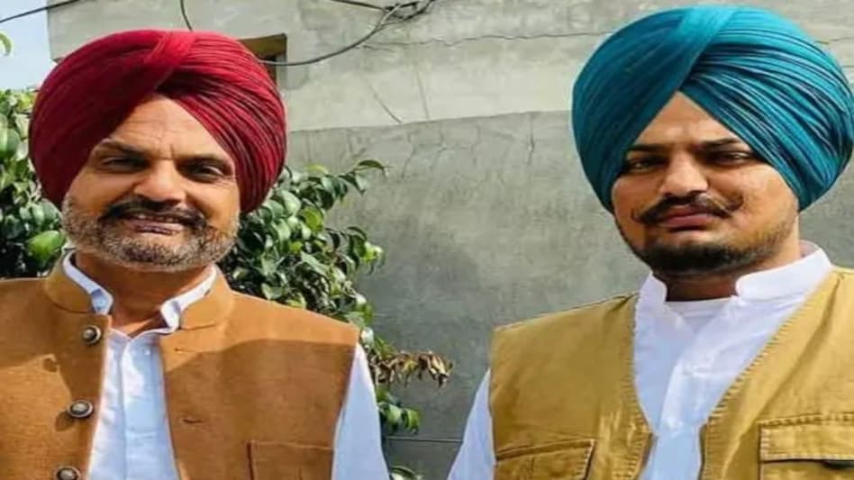 मूसेवाला के पिता ने पंजाब सरकार पर नवजात बेटे को लेकर उन्हें 'प्रताड़ित' करने का आरोप लगाया मूसेवाला के पिता ने पंजाब सरकार पर नवजात बेटे को लेकर उन्हें 'प्रताड़ित' करने का आरोप लगाया