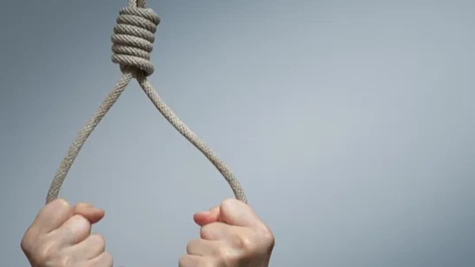 NIA कोर्ट के स्पेशल जज के बेटे ने की खुदकुशी, परीक्षा में हो गया था फेल NIA कोर्ट के स्पेशल जज के बेटे ने की खुदकुशी, परीक्षा में हो गया था फेल