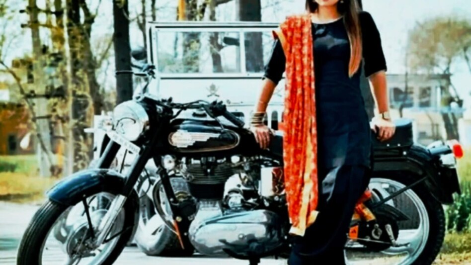 'पति को छोड़ सकती हूँ, बुलेट चलाना और गुटखा खाना नहीं' 'पति को छोड़ सकती हूँ, बुलेट चलाना और गुटखा खाना नहीं'