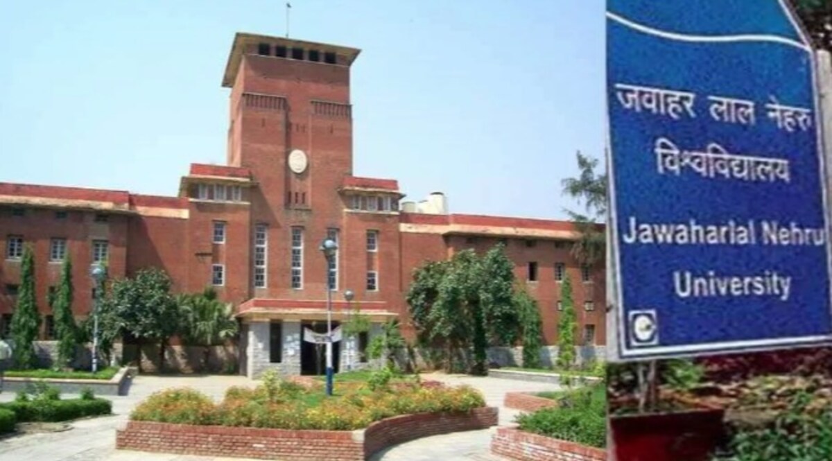 JNU का ये प्रोफेसर अकेले में बुलाता था 'पर्सनल मीटिंग' के लिए, मोबाइल पर भेजता था 'गंदे' मैसेज CrimeTak