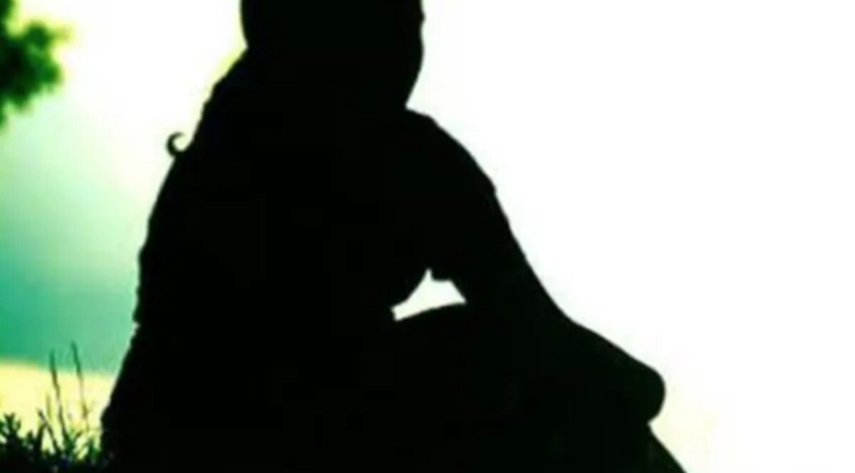 एक ओर मां कि चिता जल रही थी दूसरी ओर बेटा कर रहा था नाबालिग भांजी से बलात्कार CrimeTak