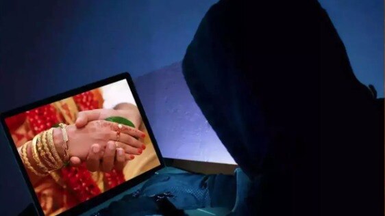 मैट्रिमोनियल साइट्स पर Hi Fi प्रोफाइल वाला शातिर ऐसे करता था अमीर महिलाओं का शिकार CrimeTak