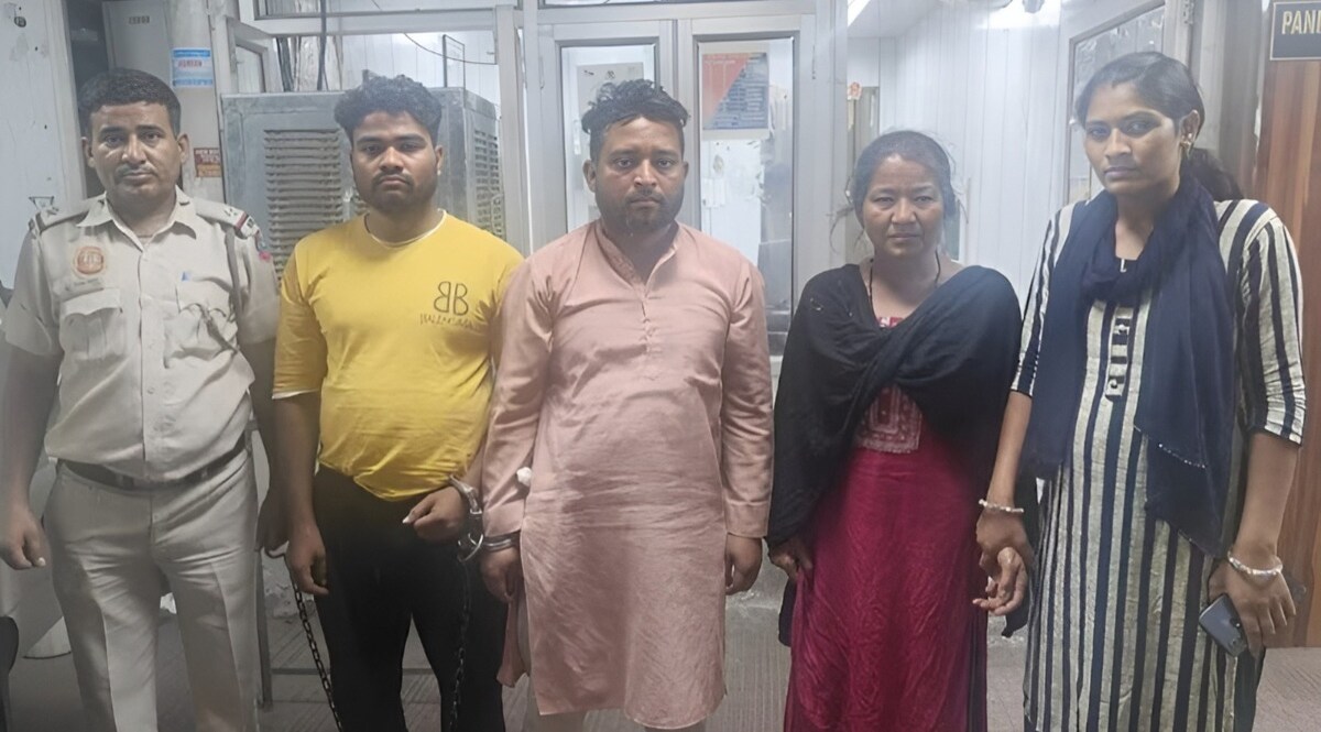 कुत्तों को किया बाथरूम में बंद, 63 साल की नौकरानी ने ऐसे रची थी साजिश, दिल्ली में सीनियर डॉक्टर की हत्या के मामले में हुआ बड़ा खुलासा CrimeTak