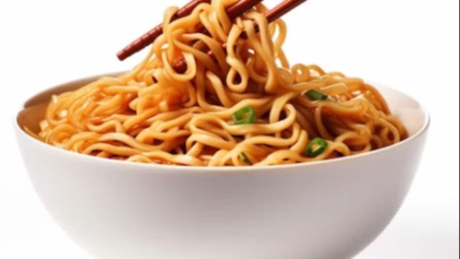 UP: मौत वाला 'नूडल्स', नूडल्स खाने से 12 साल के मासूम की मौत? पूरा परिवार अस्पताल में! UP: मौत वाला 'नूडल्स', नूडल्स खाने से 12 साल के मासूम की मौत? पूरा परिवार अस्पताल में!