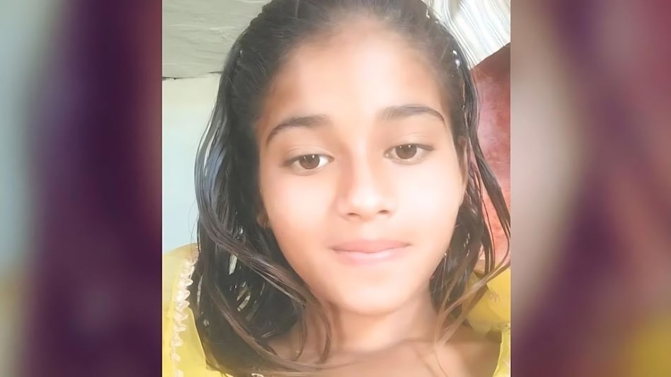 फोन पर लड़कों से बात न करने को कहा, नहीं मानी तो भाई ने 12 साल की बहन के साथ जो किया जानकर रूह कांप जाएगी फोन पर लड़कों से बात न करने को कहा, नहीं मानी तो भाई ने 12 साल की बहन के साथ जो किया जानकर रूह कांप जाएगी