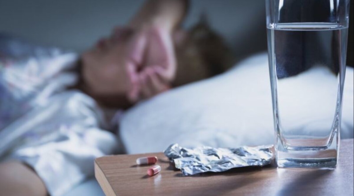 कई दिनों तक महिला को नींद की गोली देता रहा नौकर, फिर चुराई लाखों की ज्वेलरी, ऐसे हुआ खुलासा CrimeTak