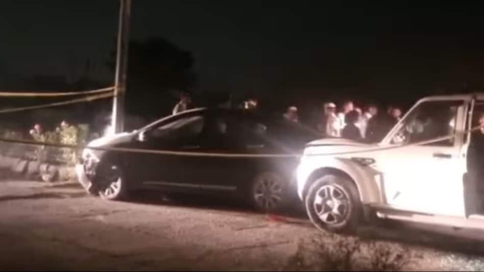 कार शोरूम पर फायरिंग करने वाला 'गोली' हुआ एनकाउंटर में पुलिस की गोली से ढेर कार शोरूम पर फायरिंग करने वाला 'गोली' हुआ एनकाउंटर में पुलिस की गोली से ढेर