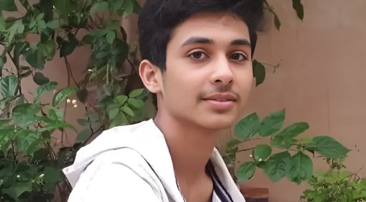 छात्र ने साड़ी पहनी, सोलह श्रंगार किया और फिर...कमरे में फंदे से लटका मिला, खुदकुशी के रहस्य में उलझी पुलिस CrimeTak