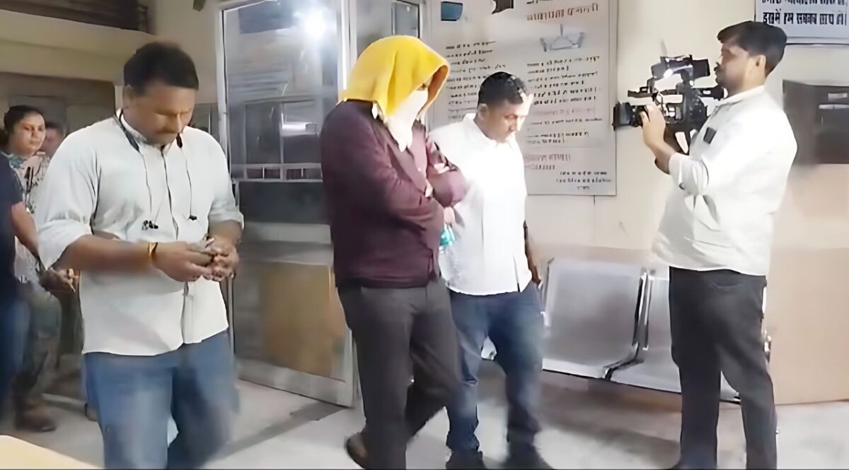 नर्सिंग घोटाले की जांच कर रहे CBI अफसर ही लेने लगे रिश्वत, फिर सीबीआई की ही टीम ने जाल बिछा ऐसे रंगे हाथ पकड़ा CrimeTak