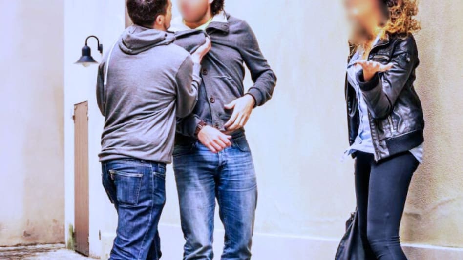 Ex-gf ने दूसरे लड़के से बात की तो दिलजले आशिक ने उस लड़के को ही गाड़ी से उड़ा डाला, बाल-बाल बची जान Ex-gf ने दूसरे लड़के से बात की तो दिलजले आशिक ने उस लड़के को ही गाड़ी से उड़ा डाला, बाल-बाल बची जान