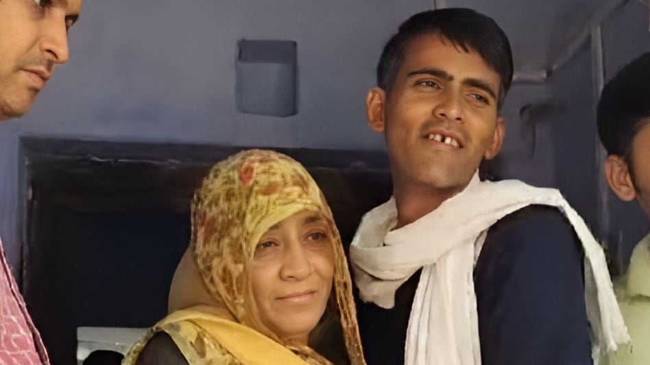 एक तरफ हो रही थी तेरहवीं की तैयारी, दूसरी तरफ मरा बेटा लौट आया! एक तरफ हो रही थी तेरहवीं की तैयारी, दूसरी तरफ मरा बेटा लौट आया!