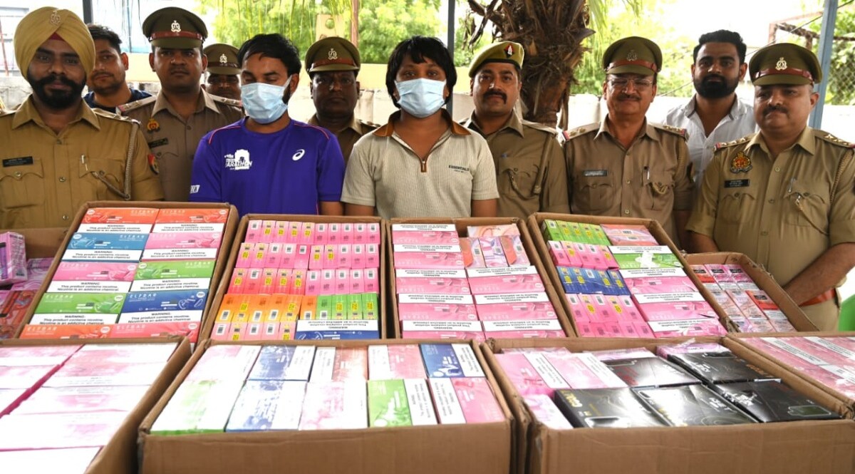 Noida के कॉलेज और हॉस्टल में बैन ई-सिगरेट की सप्लाई, विदेशों से तस्करी करने वाले गैंग का भंडाफोड़, 1 करोड़ की ई-सिगरेट बरामद CrimeTak