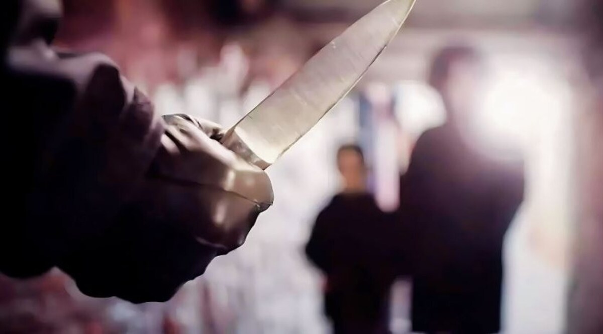 दोस्त की Girlfriend से करता था रात भर बातें, गुस्से में आकर Boyfriend ने काट दिया Private Part CrimeTak