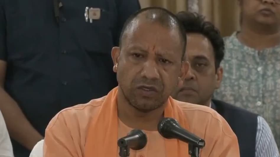 हाथरस कांड पर सीएम योगी बोले - सेवादार लोगों को धक्का दे रहे थे, रिटायर्ड जज करेंगे हाथरस मामले की जांच हाथरस कांड पर सीएम योगी बोले - सेवादार लोगों को धक्का दे रहे थे, रिटायर्ड जज करेंगे हाथरस मामले की जांच