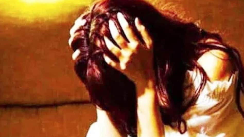 Hostel Girl को नशा देकर रात 10 बजे से 3 बजे तक किया गैंगरेप, कार में रेप करने वाले रियल एस्टेट फर्म के दो अफसर गिरफ्तार Hostel Girl को नशा देकर रात 10 बजे से 3 बजे तक किया गैंगरेप, कार में रेप करने वाले रियल एस्टेट फर्म के दो अफसर गिरफ्तार