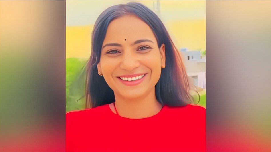 Instagram पर रील बनाकर लोगों को हंसाने वाली लड़की को Cobra ने डसा, मौत Instagram पर रील बनाकर लोगों को हंसाने वाली लड़की को Cobra ने डसा, मौत