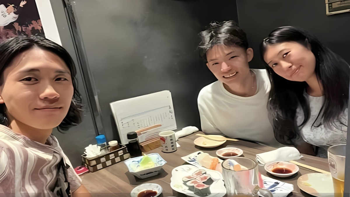 विदेश से पढ़कर Wife लौटी तो साथ में था Boyfriend, तब Husband ने किया हैरान करने वाला फैसला विदेश से पढ़कर Wife लौटी तो साथ में था Boyfriend, तब Husband ने किया हैरान करने वाला फैसला