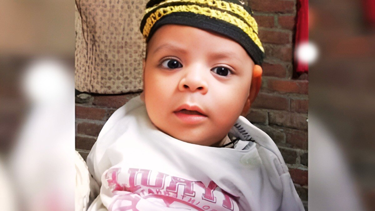 यूपी में खतना के दौरान काट दी बच्चे की गलत नस, नाई की लापरवाही से चली गई 40 दिन के मासूम की जान, FIR दर्ज यूपी में खतना के दौरान काट दी बच्चे की गलत नस, नाई की लापरवाही से चली गई 40 दिन के मासूम की जान, FIR दर्ज