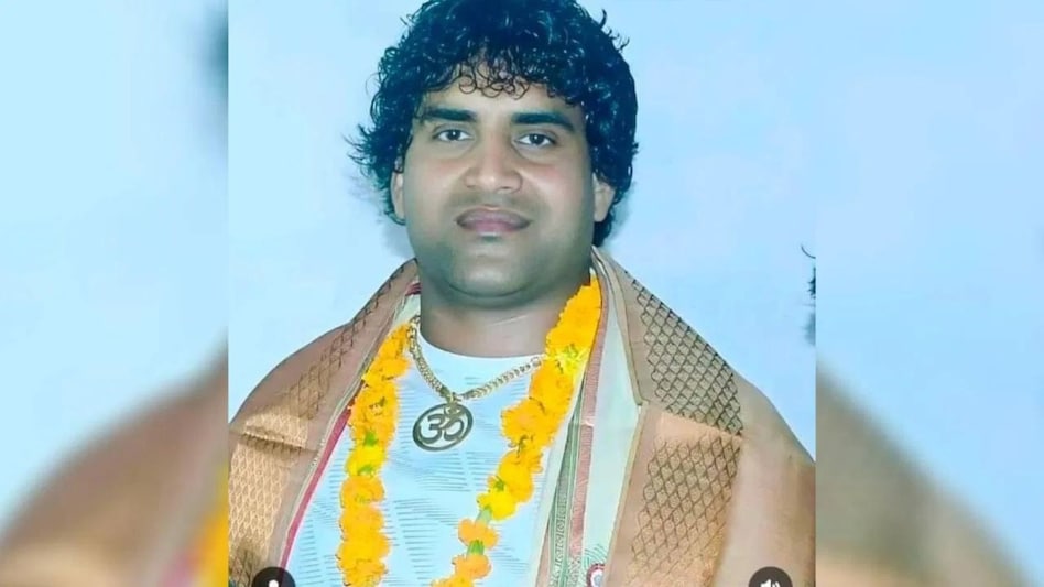 2 साल पहले बाप का हुआ था मर्डर, बदला लेने के लिए बेटे ने पहलवान को भरी पंचायत में मारी गोली, आरोपी जमानत पर रिहा हुआ था 2 साल पहले बाप का हुआ था मर्डर, बदला लेने के लिए बेटे ने पहलवान को भरी पंचायत में मारी गोली, आरोपी जमानत पर रिहा हुआ था