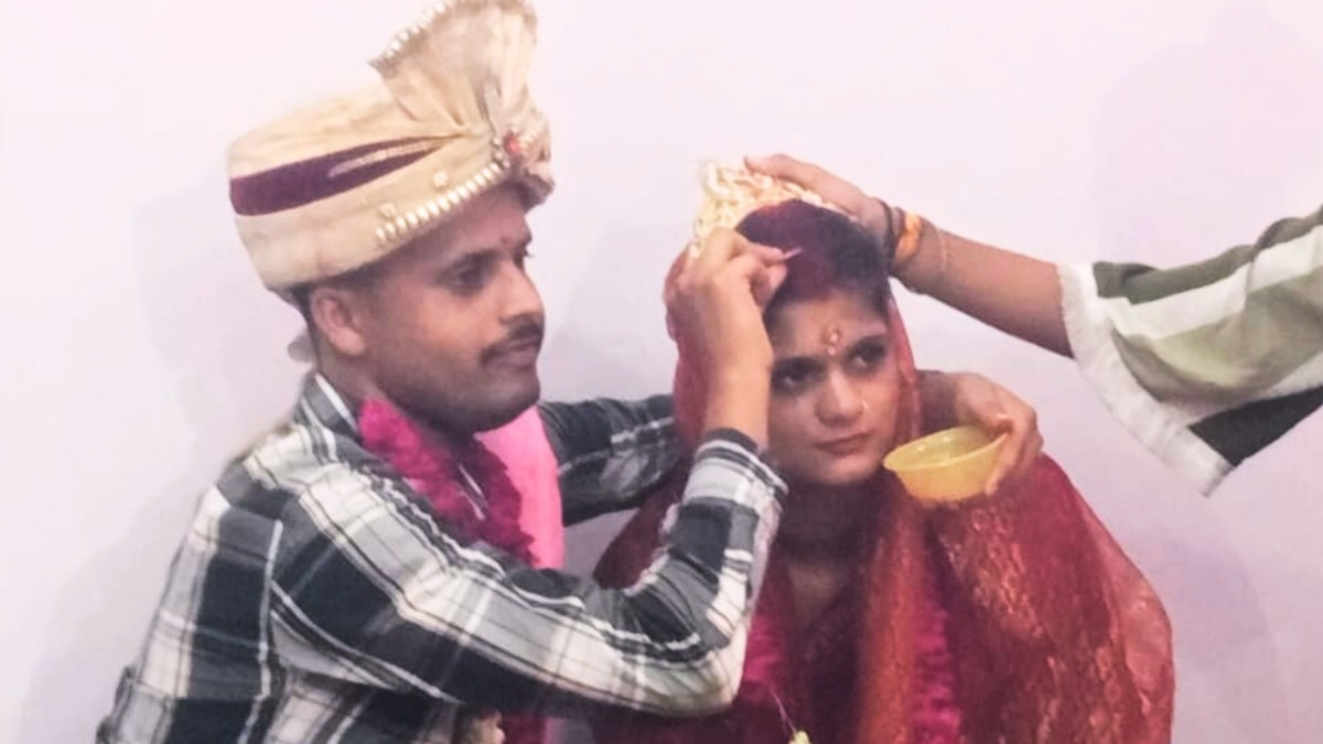 खतना करवाने चली हिना उर्फ प्रियंका तो पति प्रेमशंकर ने भागकर बचाई जान! बरेली के प्रेमशंकर और हिना की अजब प्रेम कहानी Bareilly News