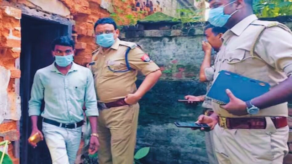 'पुराने डाक बंगले के खंडहर में है तुम्हारी बेटी ', सनकी कातिल ने गर्लफ्रेंड की मां को फोन कर बताया लाश का पता 'पुराने डाक बंगले के खंडहर में है तुम्हारी बेटी ', सनकी कातिल ने गर्लफ्रेंड की मां को फोन कर बताया लाश का पता