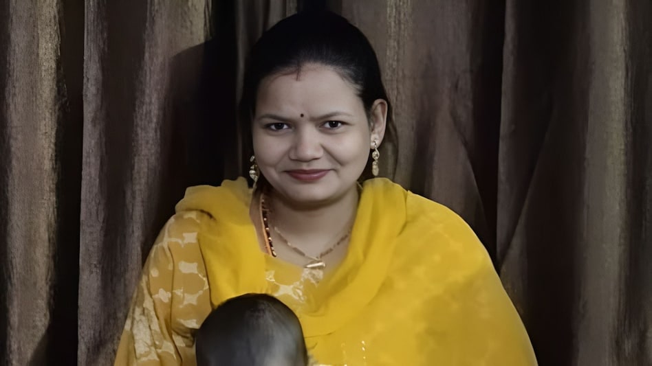 CRPF जवान ने पत्नी को पुल से नदी में फेंका, परिजनों को फोन कर कहा कि आपकी बेटी Selfi लेने के चक्कर में नदी में गिर गई! CRPF जवान ने पत्नी को पुल से नदी में फेंका, परिजनों को फोन कर कहा कि आपकी बेटी Selfi लेने के चक्कर में नदी में गिर गई!