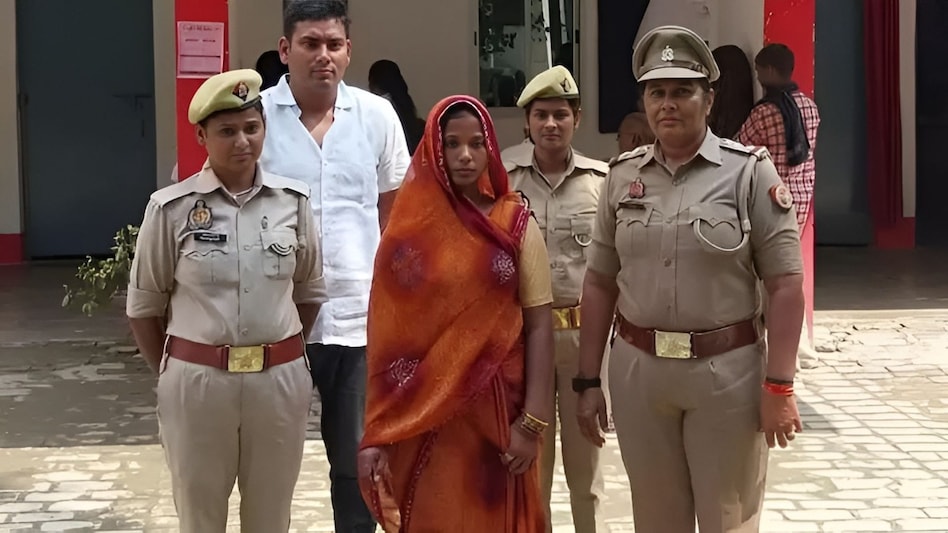 फेरीवाले से इश्क, मां ने ही तीन बेटियों को दिया चूहे मारने वाला जहर, पछतावा नहीं, प्रेमी के साथ हुई थी फरार फेरीवाले से इश्क, मां ने ही तीन बेटियों को दिया चूहे मारने वाला जहर, पछतावा नहीं, प्रेमी के साथ हुई थी फरार
