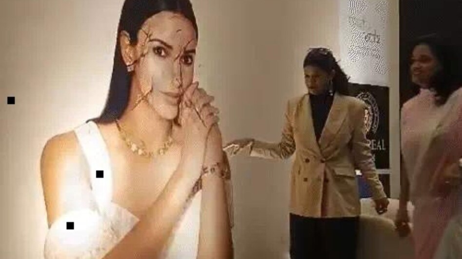 'कौन सी बड़ी सिलेब्रिटी है, इसका मुंह काला करो...' जयपुर में तृप्ति डिमरी पर फूटा गुस्सा, पोस्टर पर पोती कालिख 'कौन सी बड़ी सिलेब्रिटी है, इसका मुंह काला करो...' जयपुर में तृप्ति डिमरी पर फूटा गुस्सा, पोस्टर पर पोती कालिख