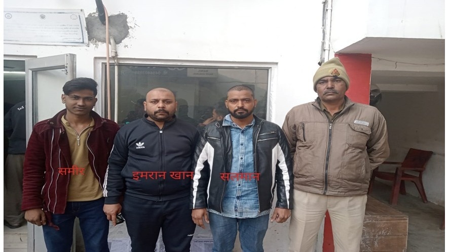 खुद गंजे हैं, फिर भी 20 रुपए में बेच रहे सिर पर बाल उगाने की दवा, मेरठ में लगी भीड़! CrimeTak