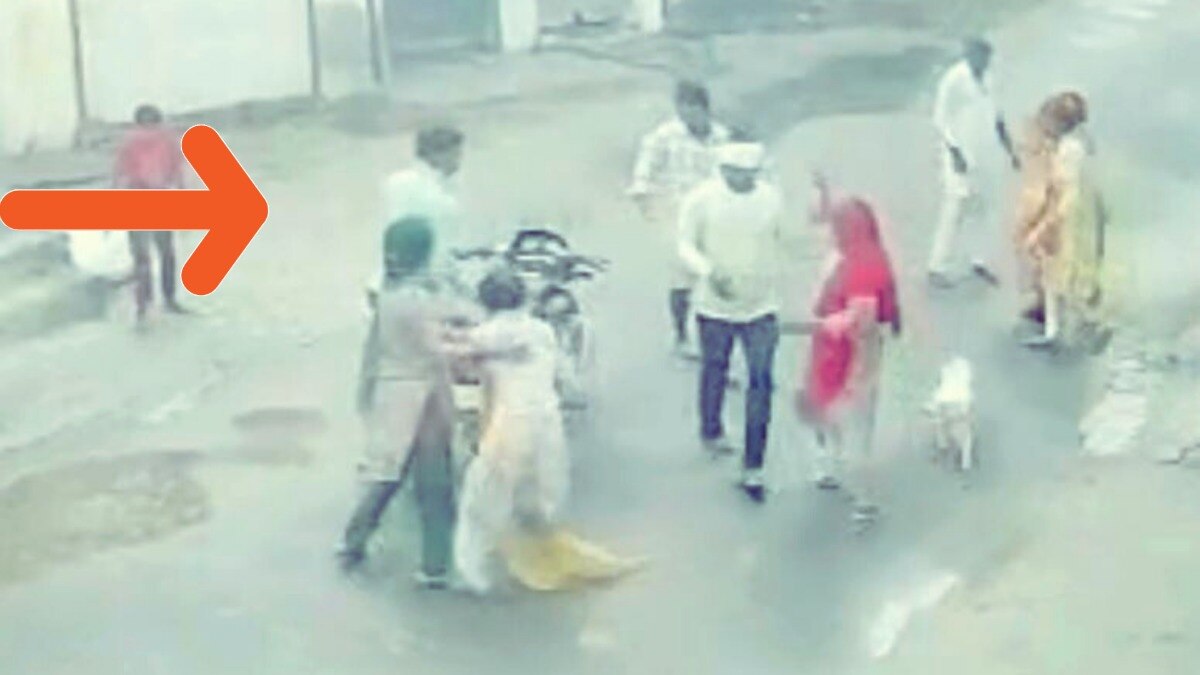 Video: बठिंडा में सरेआम युवती की किडनैपिंग की कोशिश, किडनैपर्स के शिकंजे से इस तरह बची लड़की, देखिए Video CrimeTak