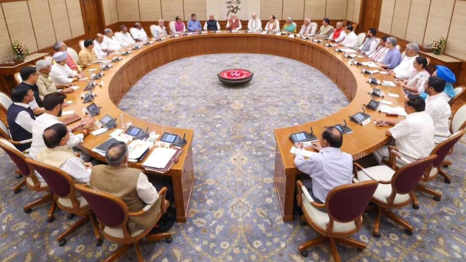 મોદી કેબિનેટ 3.0નો પહેલો મોટો નિર્ણય, PM આવાસ હેઠળ 3 કરોડ નવા ઘર બનાવાશે મોદી કેબિનેટ બેઠક