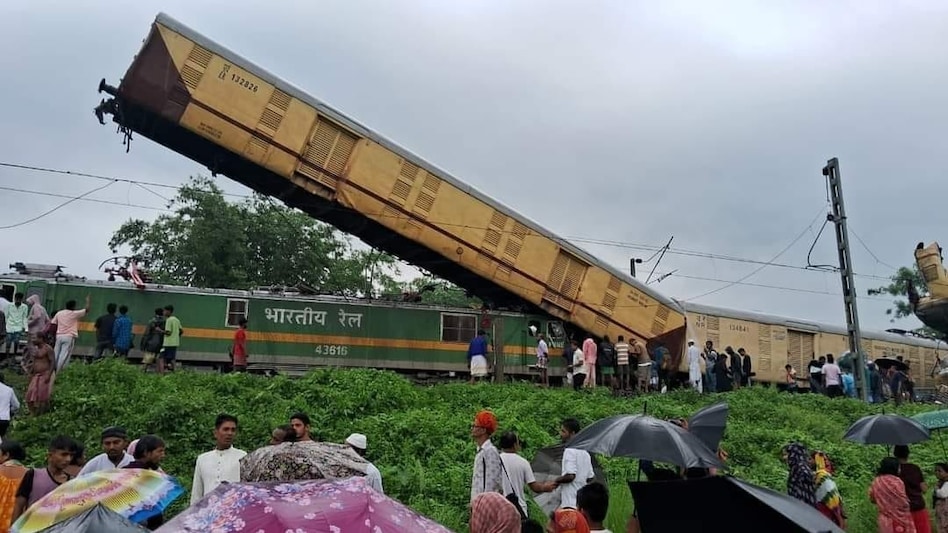 Explainer: 62 વર્ષમાં 38 હજારથી વધુ ટ્રેન અકસ્માત... રેલ્વે અકસ્માતોની ગાડી કેમ અટકતા નથી? Kanchanjungha Express Accident