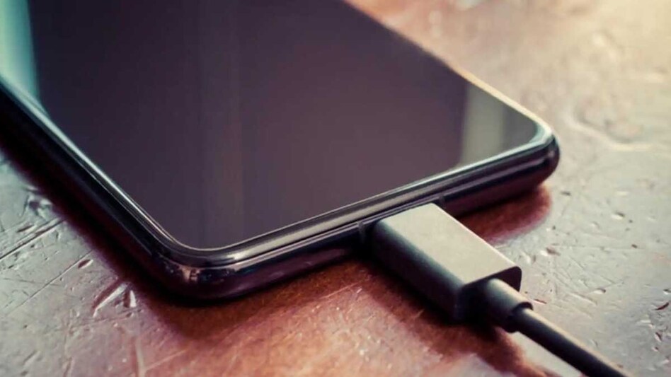 સરકાર લાગુ કરશે નવો નિયમ! મોબાઈલ વાપરતા લોકો માટે સૌથી મોટા સમાચાર સ્માર્ટફોન