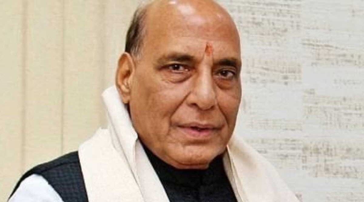 રાજનાથ સિંહની તબિયત અચાનક બગડી, પીઠમાં દુખાવા બાદ AIIMSમાં કરાયા દાખલ રાજનાથ સિંહની તબિયત બગડી