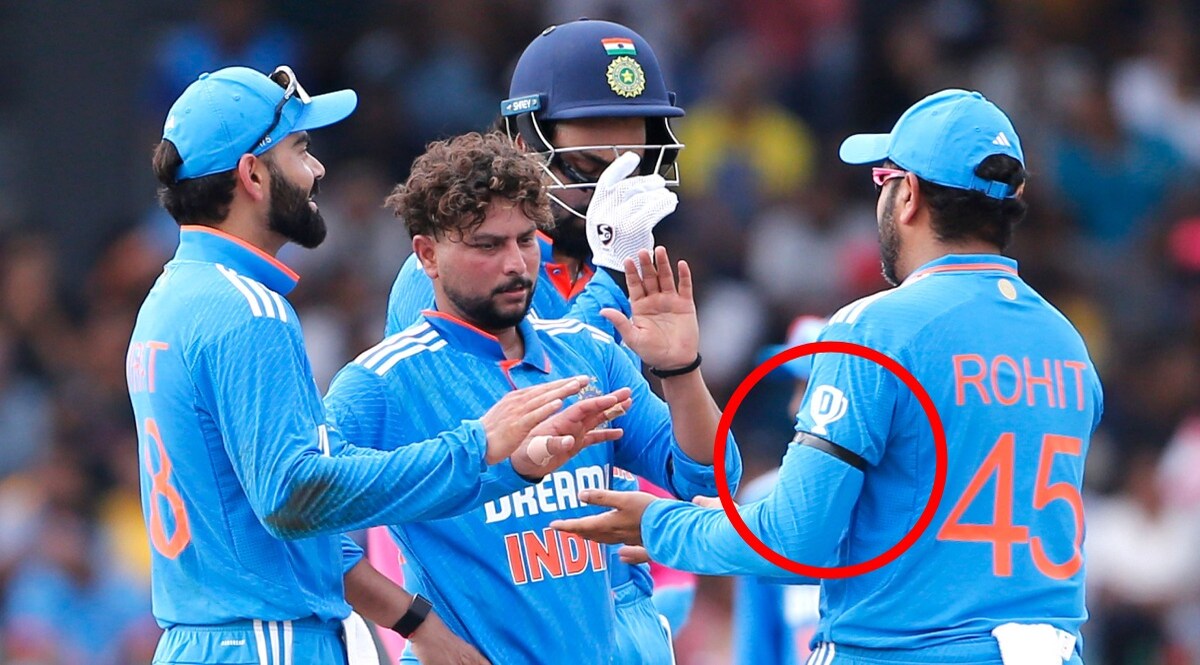 IND vs SL: ખભા પર કાળી પટ્ટી બાંધીને મેદાનમાં ઉતરી ટીમ ઈન્ડિયા, જાણો તેનું કારણ ટીમ ઈન્ડિયા