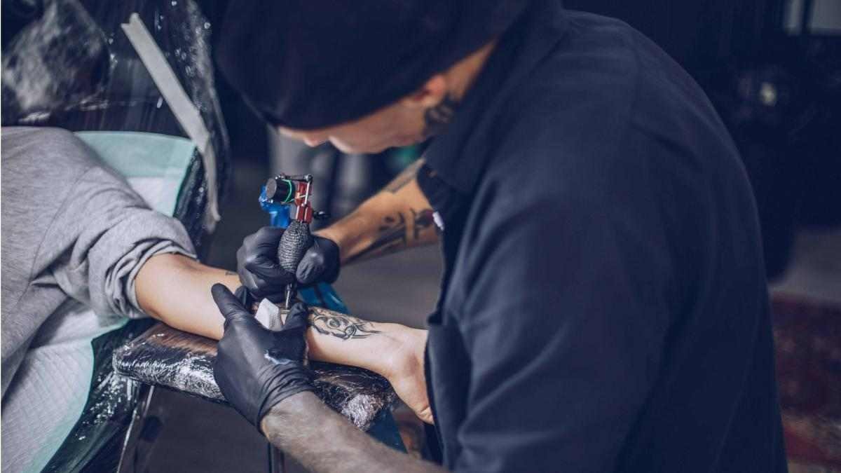 જો શરીર પર ટેટૂ હશે તો આ સરકારી નોકરીઓમાં કરાશે રિજેક્ટ, કારણ પણ જાણીલો ટેટૂ