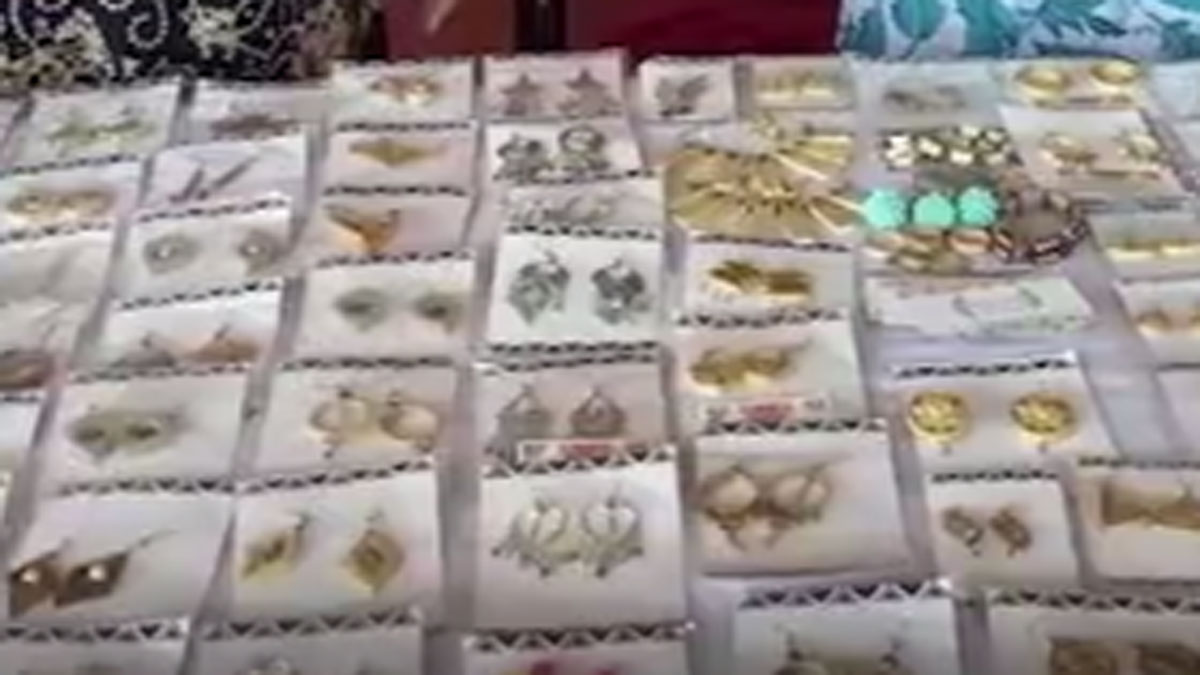 महिलाएं बांस से ज्वेलरी बनाकर लाखों कमा रहीं