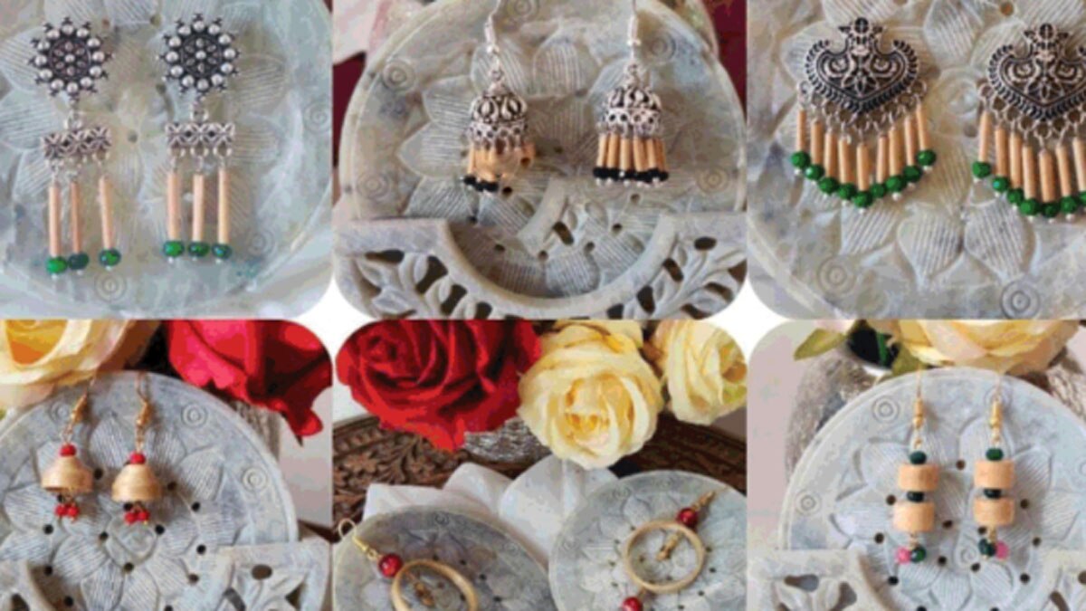 महिलाएं बांस से ज्वेलरी बनाकर लाखों कमा रही हैं 