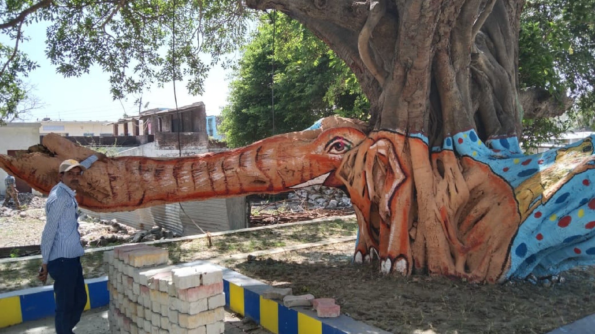 जंगली जानवरों का चित्रण किया गया  