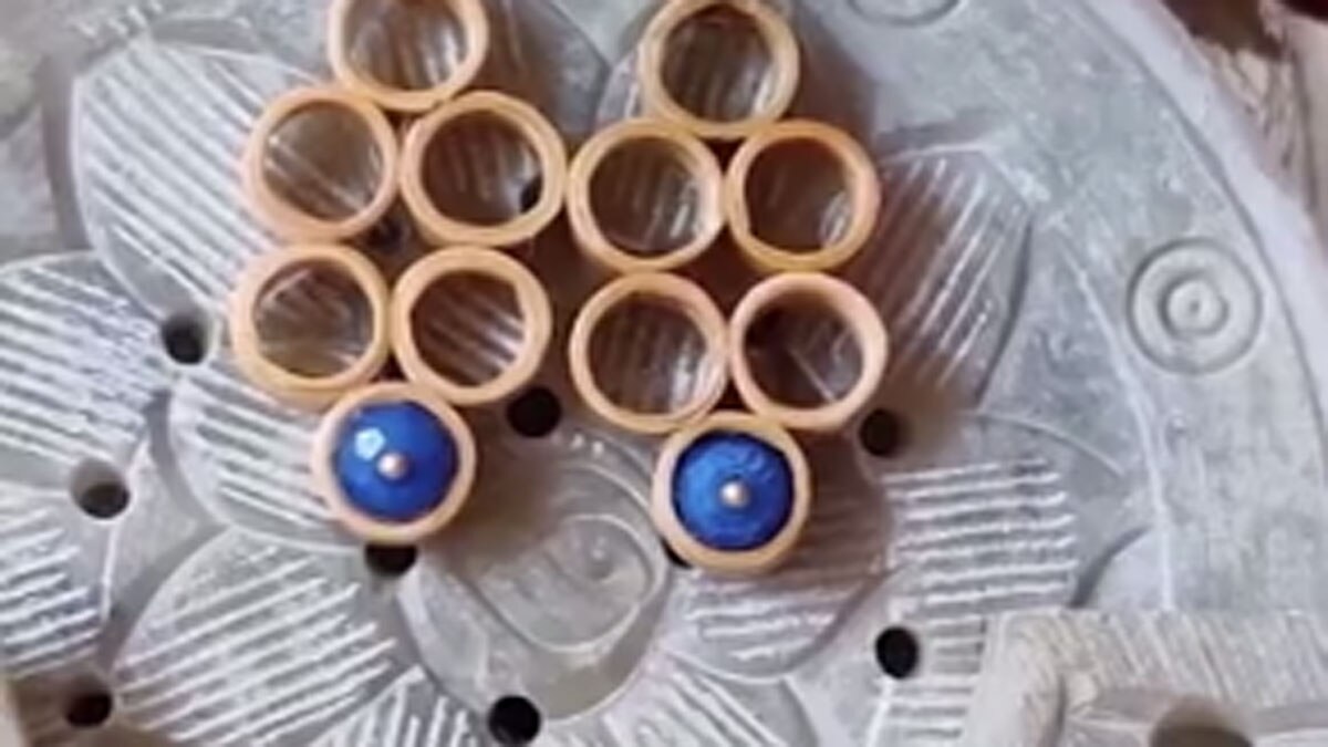 महिलाएं बांस से ज्वेलरी बनाकर लाखों कमा रहीं