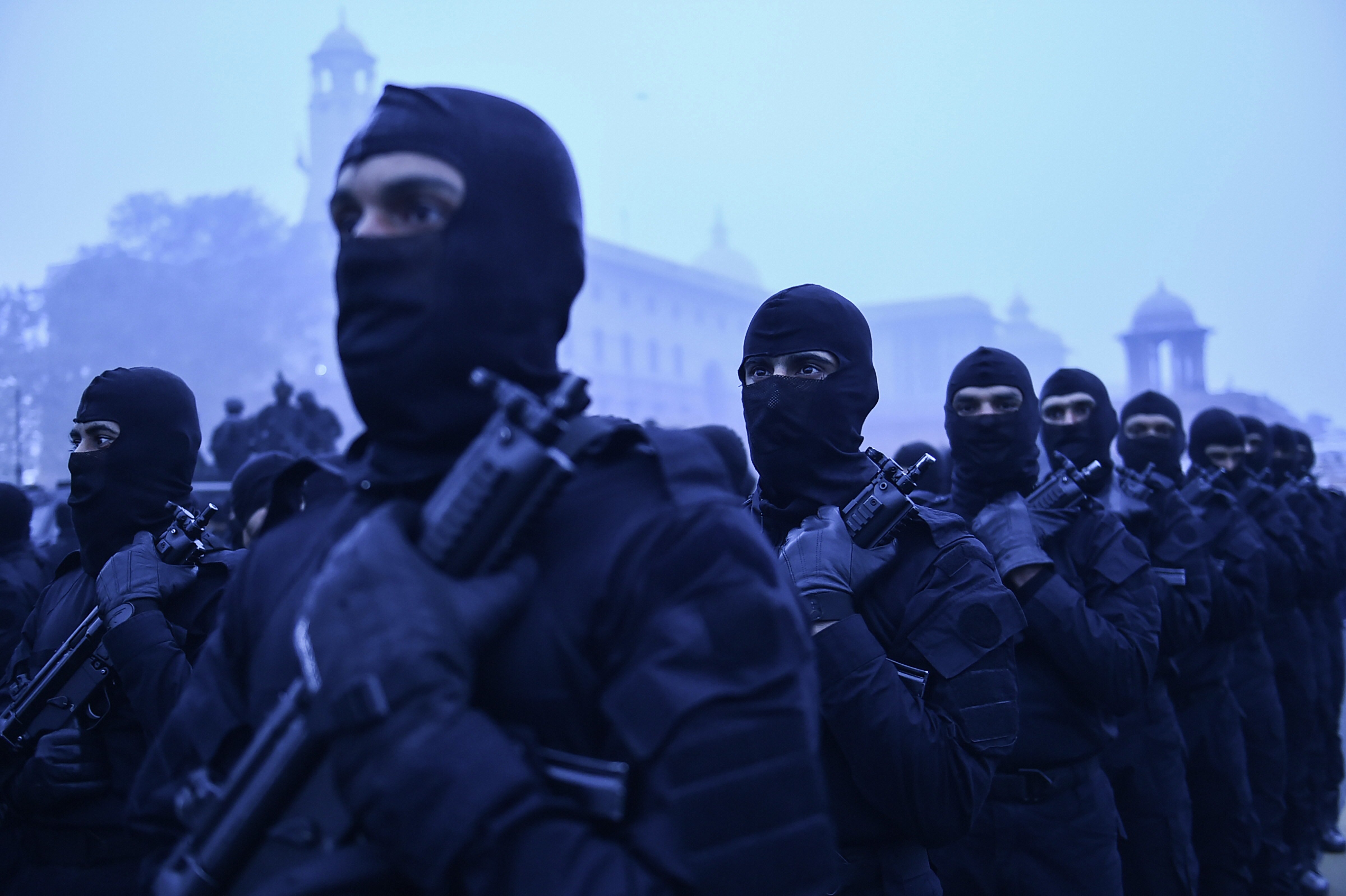 एनएसजी कमांडो ने 37वां रेजिंग डे मनाया. 