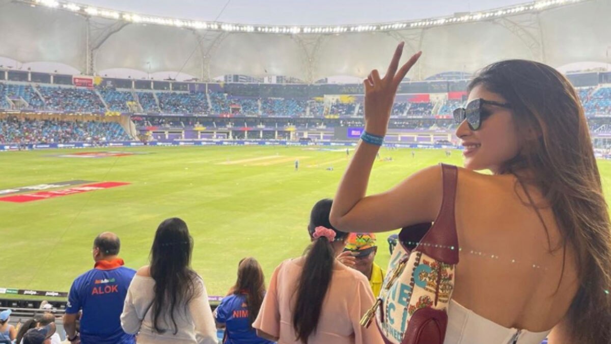 फिल्मी सितारों ने बढ़ाया टीम का हौसला 