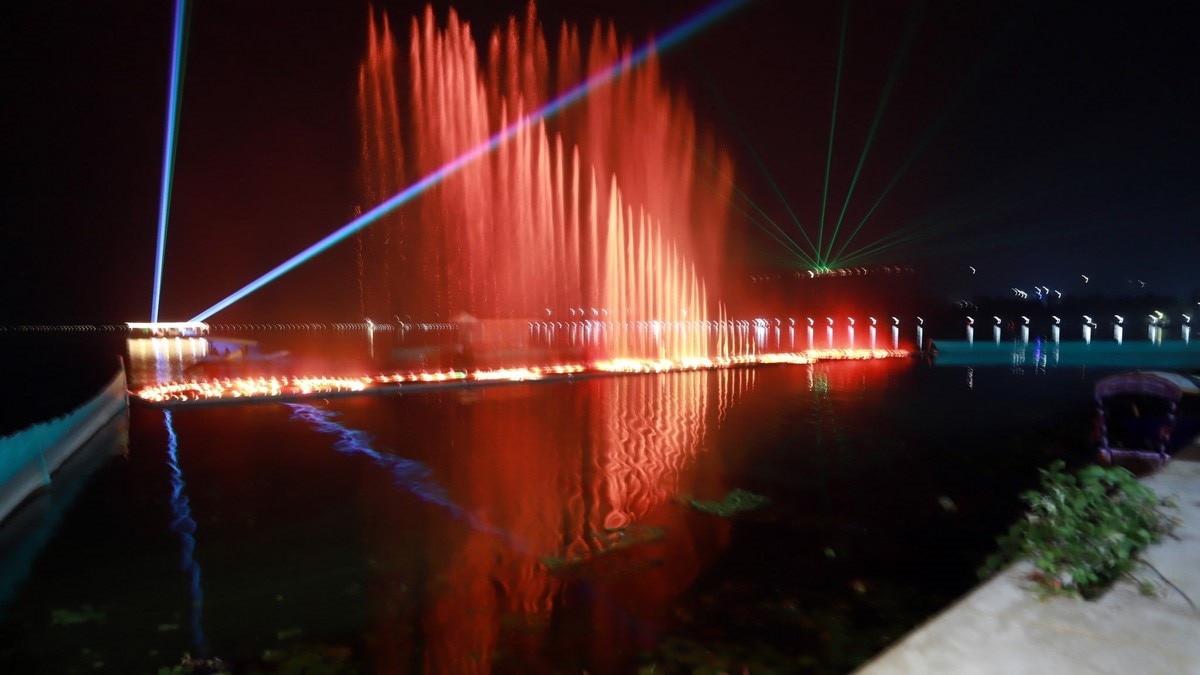 डल झील के शिकारा महोत्सव में शामिल हुए गृहमंत्री अमित शाह