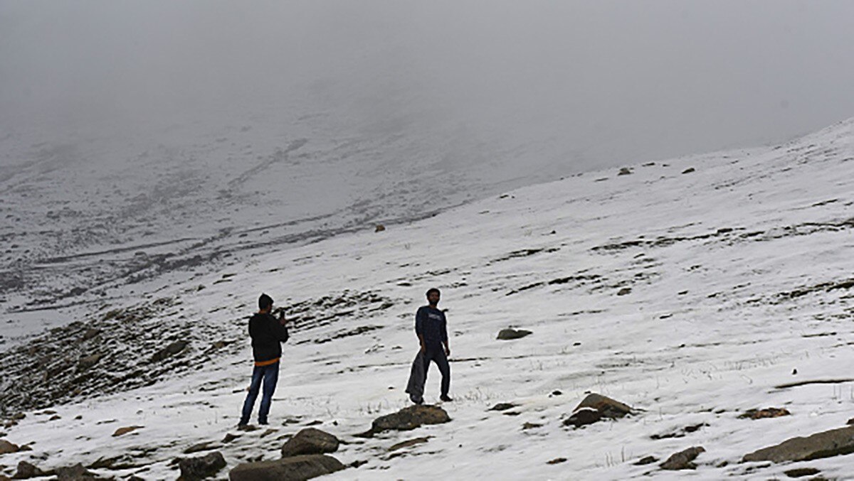 हिमाचल से जम्मू कश्मीर में बर्फबारी का दौर शुरू 