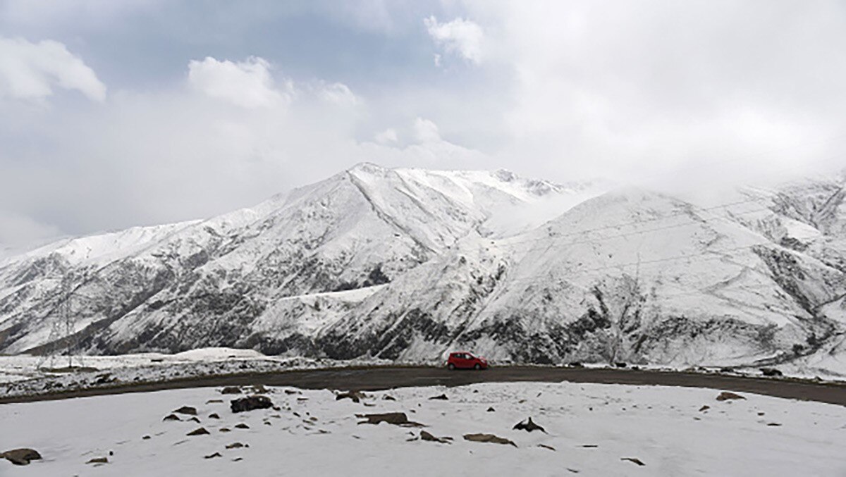 हिमाचल से जम्मू कश्मीर में बर्फबारी का दौर शुरू