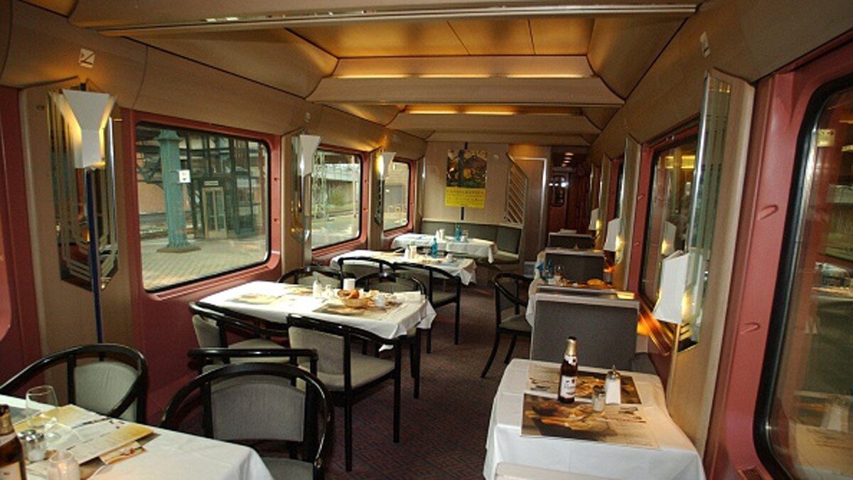 मुंबई को मिला ट्रेन के कोच में बना पहला रेस्टोरेंट