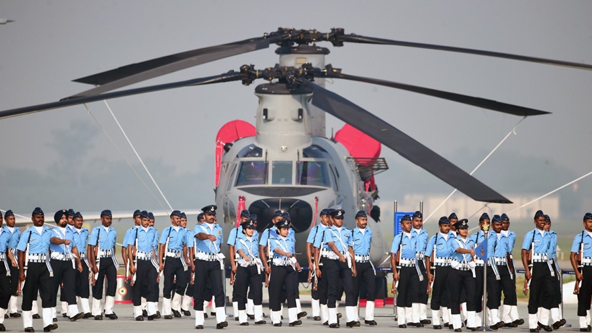 फुल ड्रेस रिहर्सल में भारतीय वायुसेना ने दिखाई हवाई ताकत