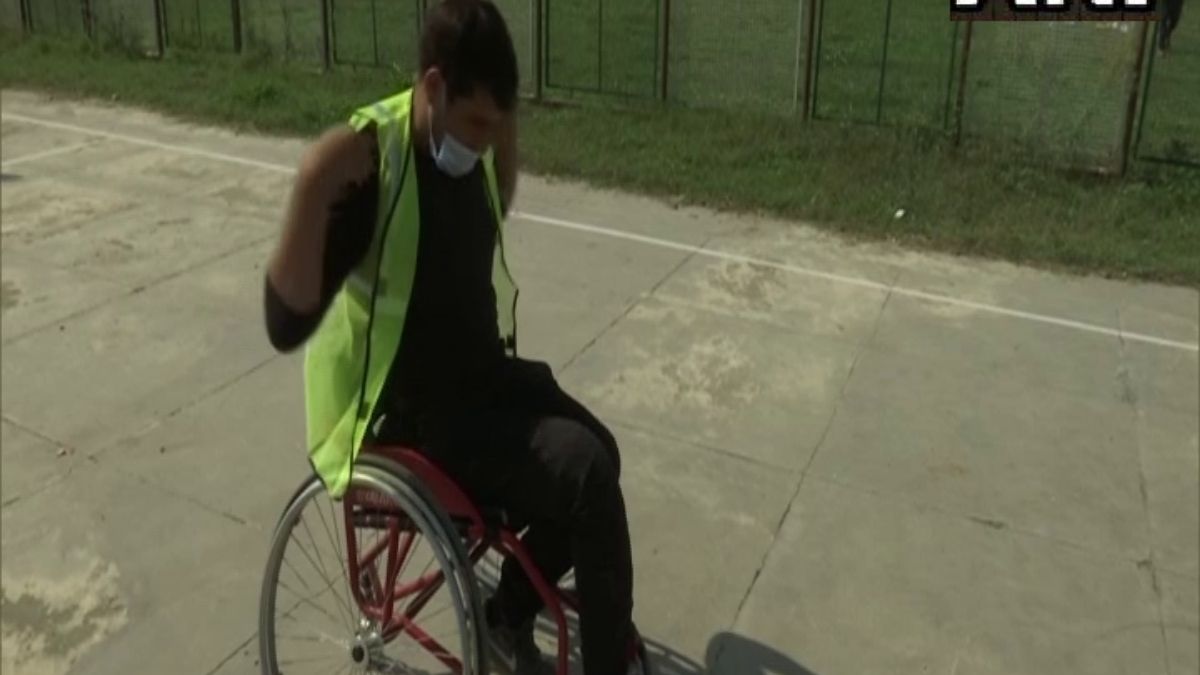 प्रैक्टिस को पहुंचे खिलाड़ी 